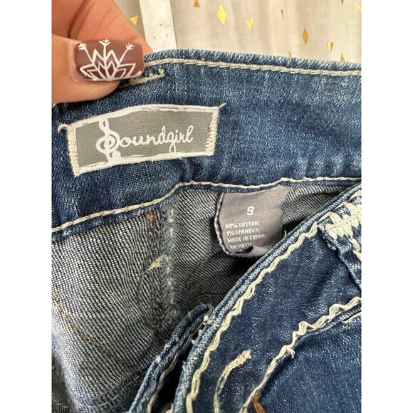 Soundgirl Juniors Distressed Factory Faded Flap Pockets Bermuda Denim Shorts 9 - Picture 4 of 5